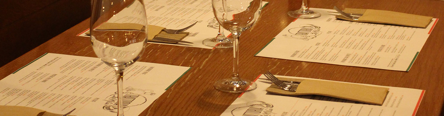 imagen de una mesa de restaurante